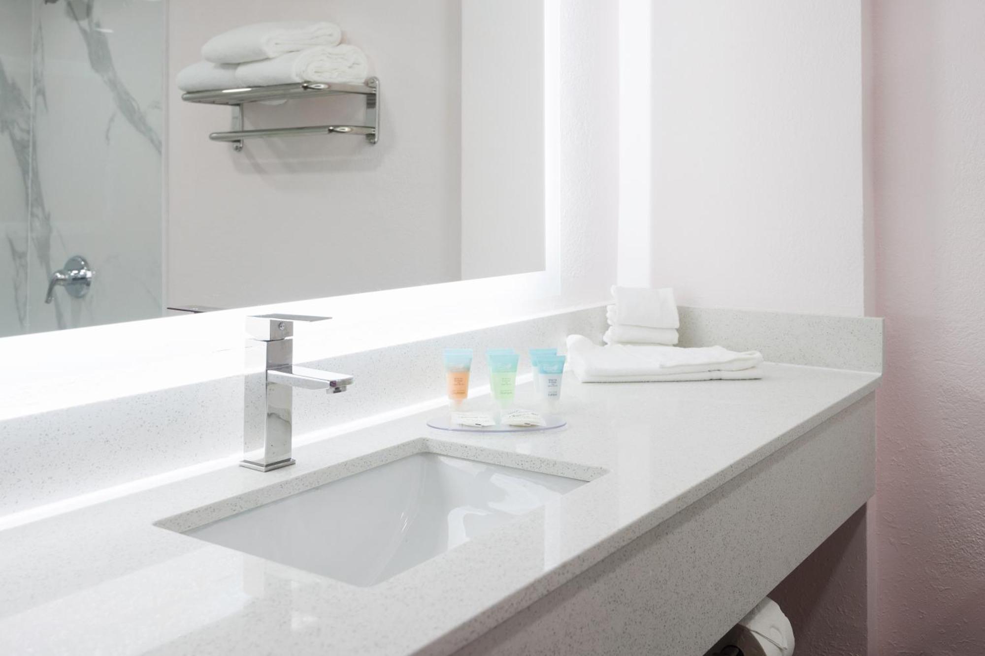 B&B Hotel Miami Airport Miami Springs Екстериор снимка