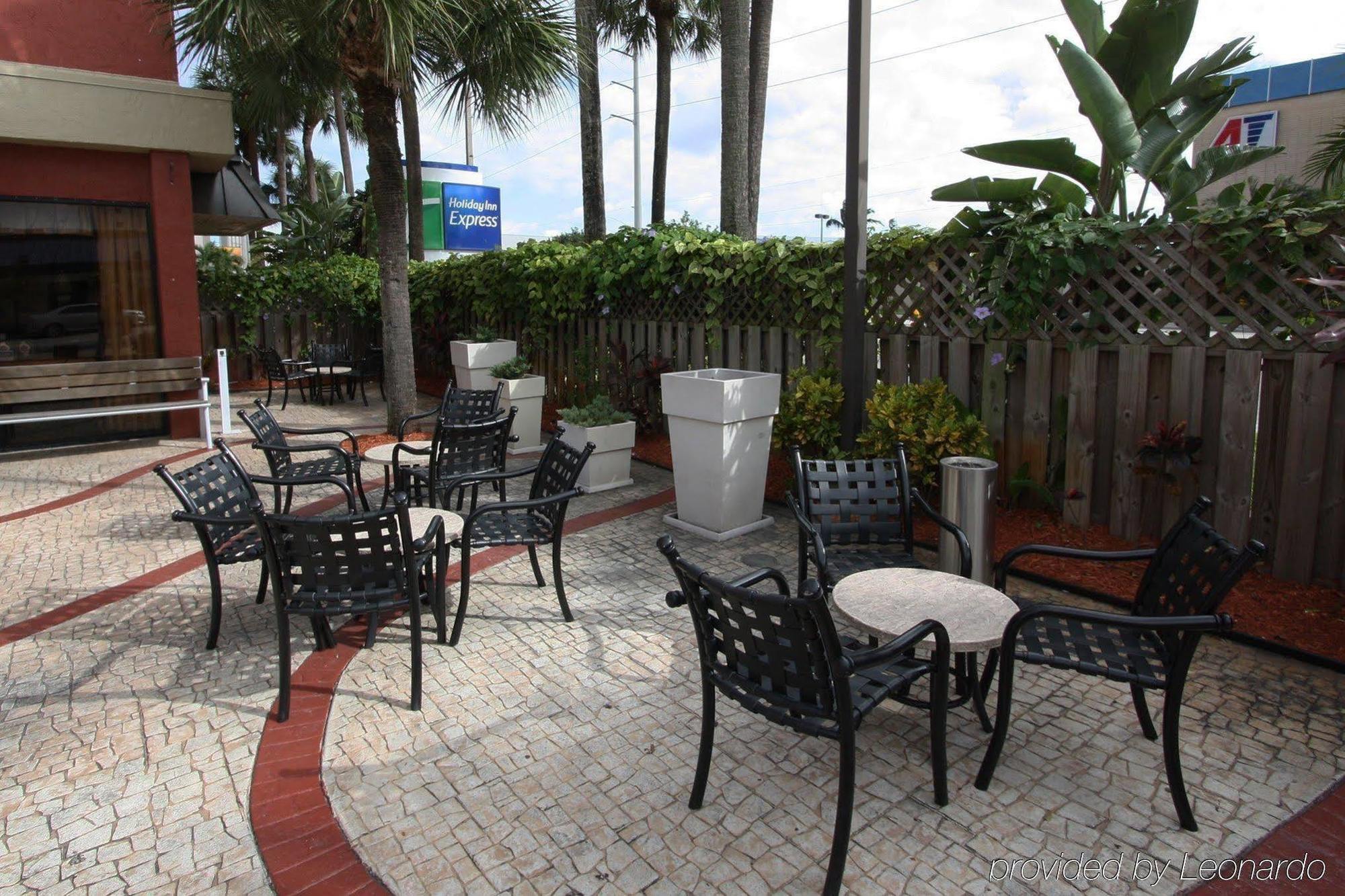 B&B Hotel Miami Airport Miami Springs Ресторант снимка